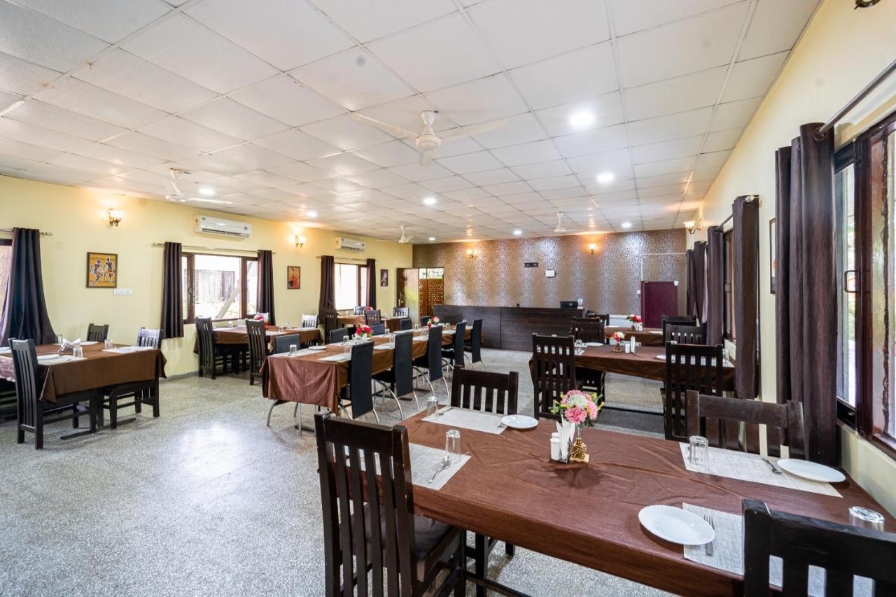 Narmada Hills Resort Omkareshwar Ngoại thất bức ảnh